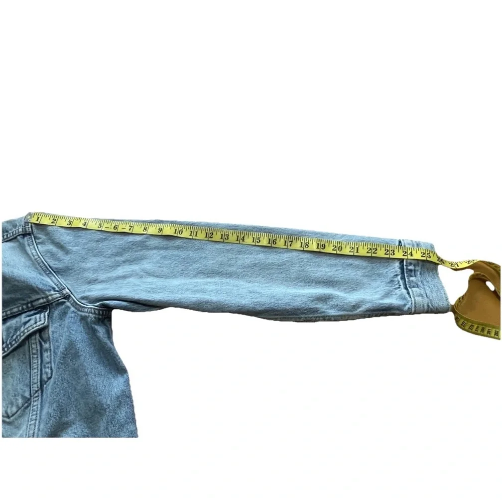 Levi’s Distressed Trucker Jacket 72334-0674 Size L Patchwork Denim Faded Wash - Picture 11 of 11